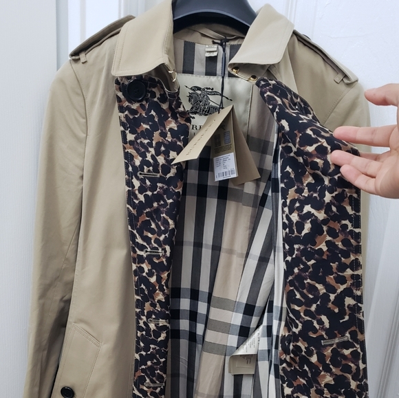 100% Authentic Burberry Sandringham Mid-Length Trenchcoat, Honey Sz 6 US - Picture 3 of 16
